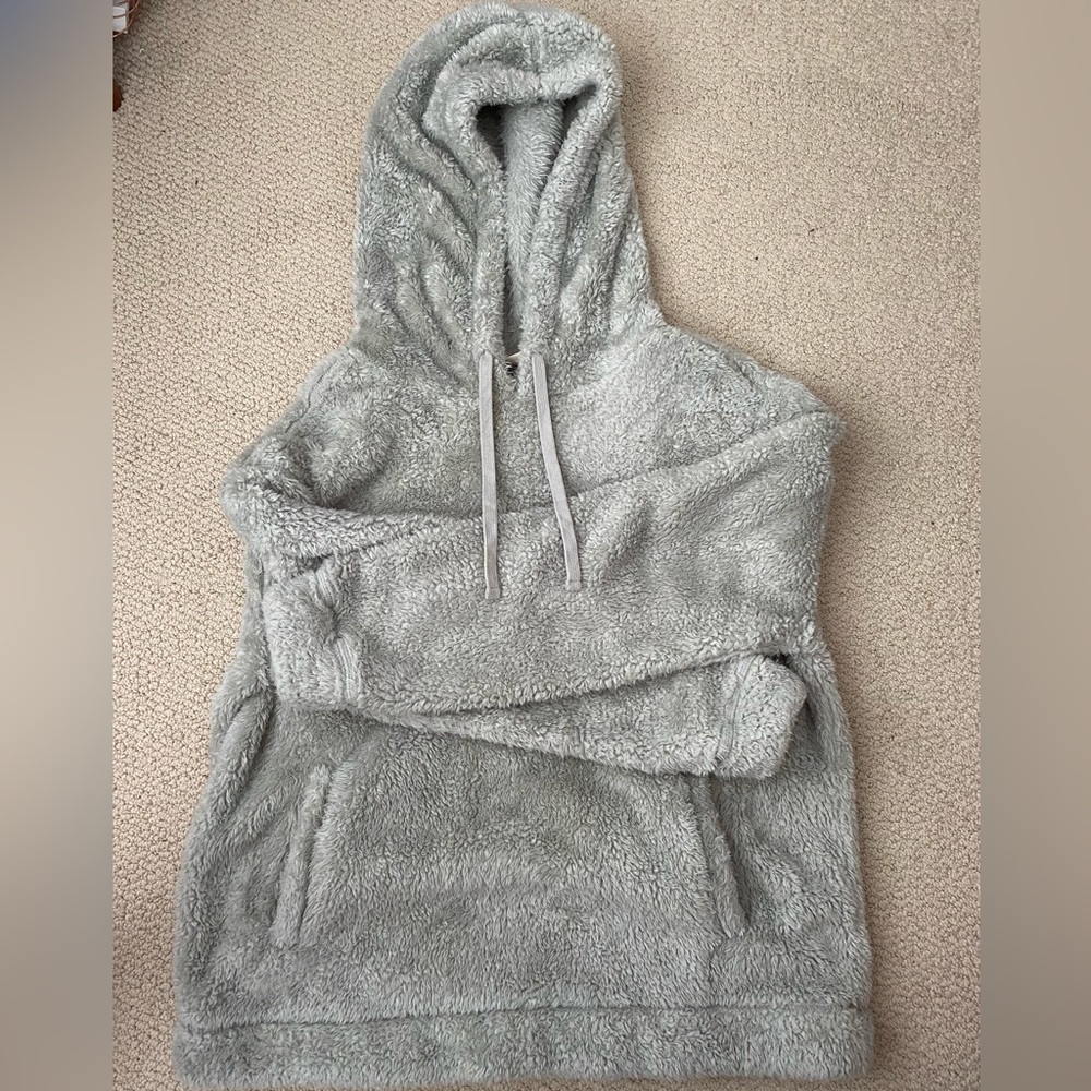 Fuzzy Sweatshirt: Brand: Universal Thread Color: light green Size: Large